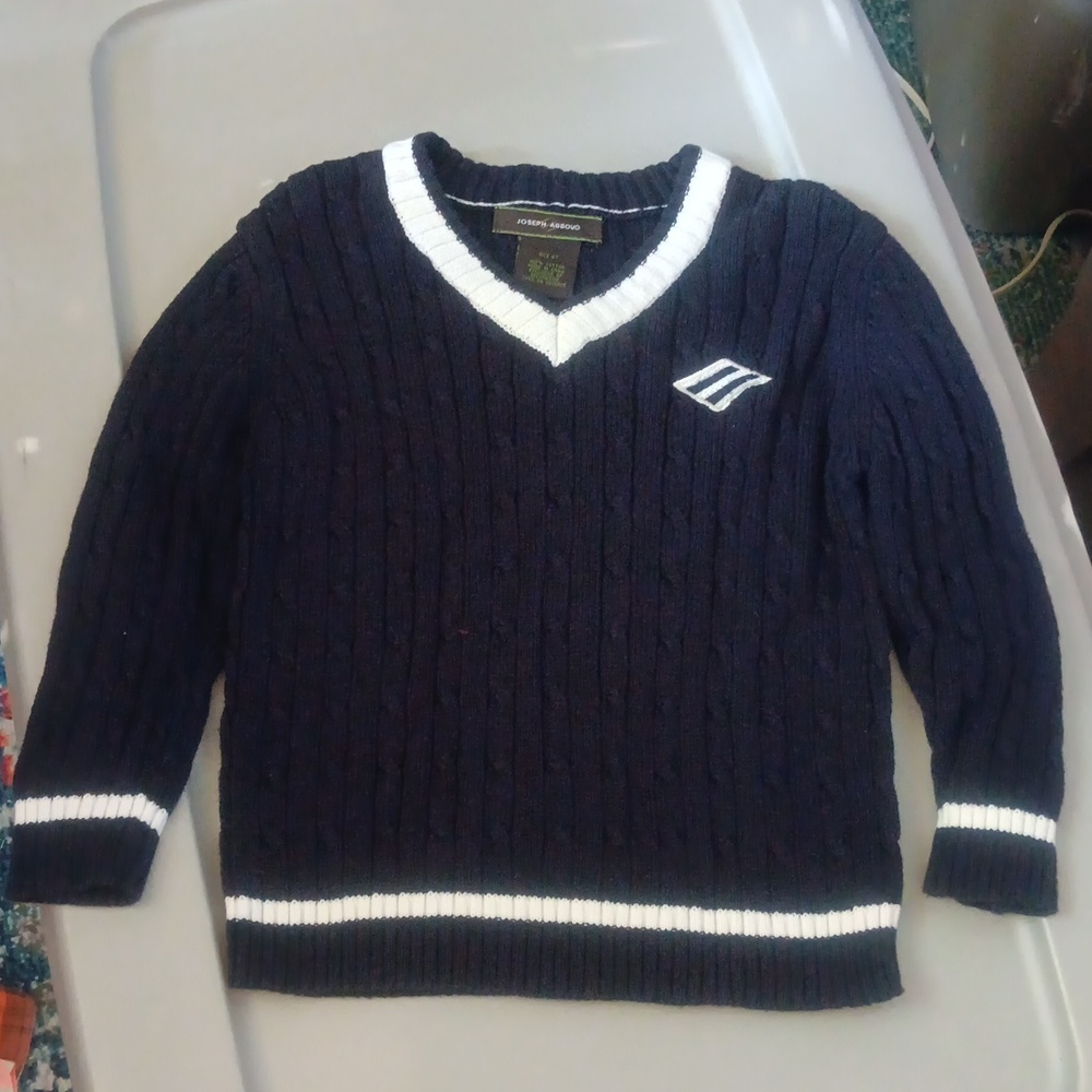 Joseph Abboud v-neck cable knit sweater